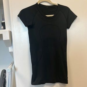 Black Short Sleeve Lululemon Swifty Tech Short Sleeve Size 4